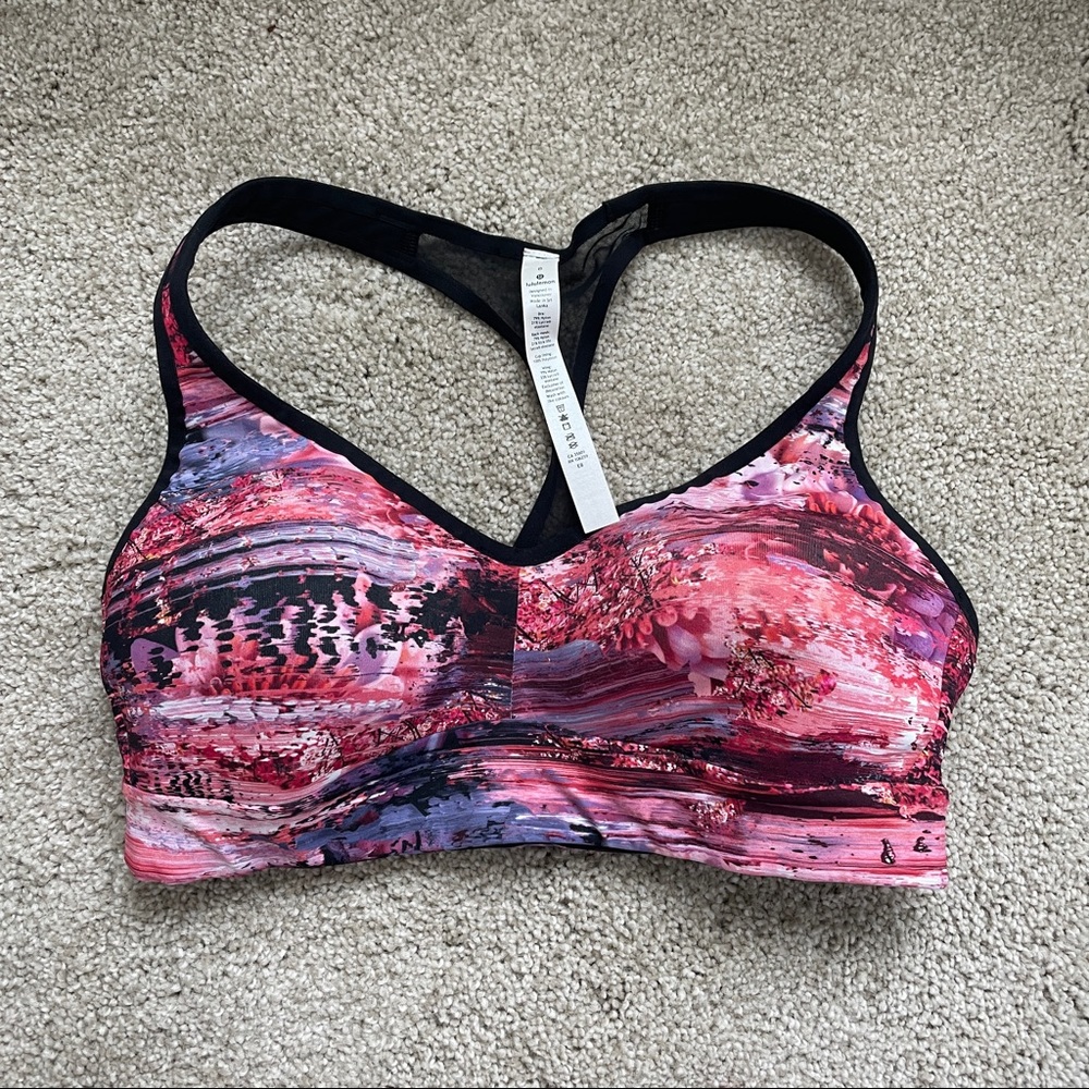 NWOT Lululemon sports bra sz. 8